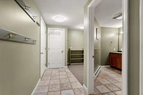 $1,095,000 | 4 Barberry Lane, West Newbury, MA 01985