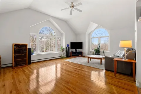 $1,095,000 | 4 Barberry Lane, West Newbury, MA 01985