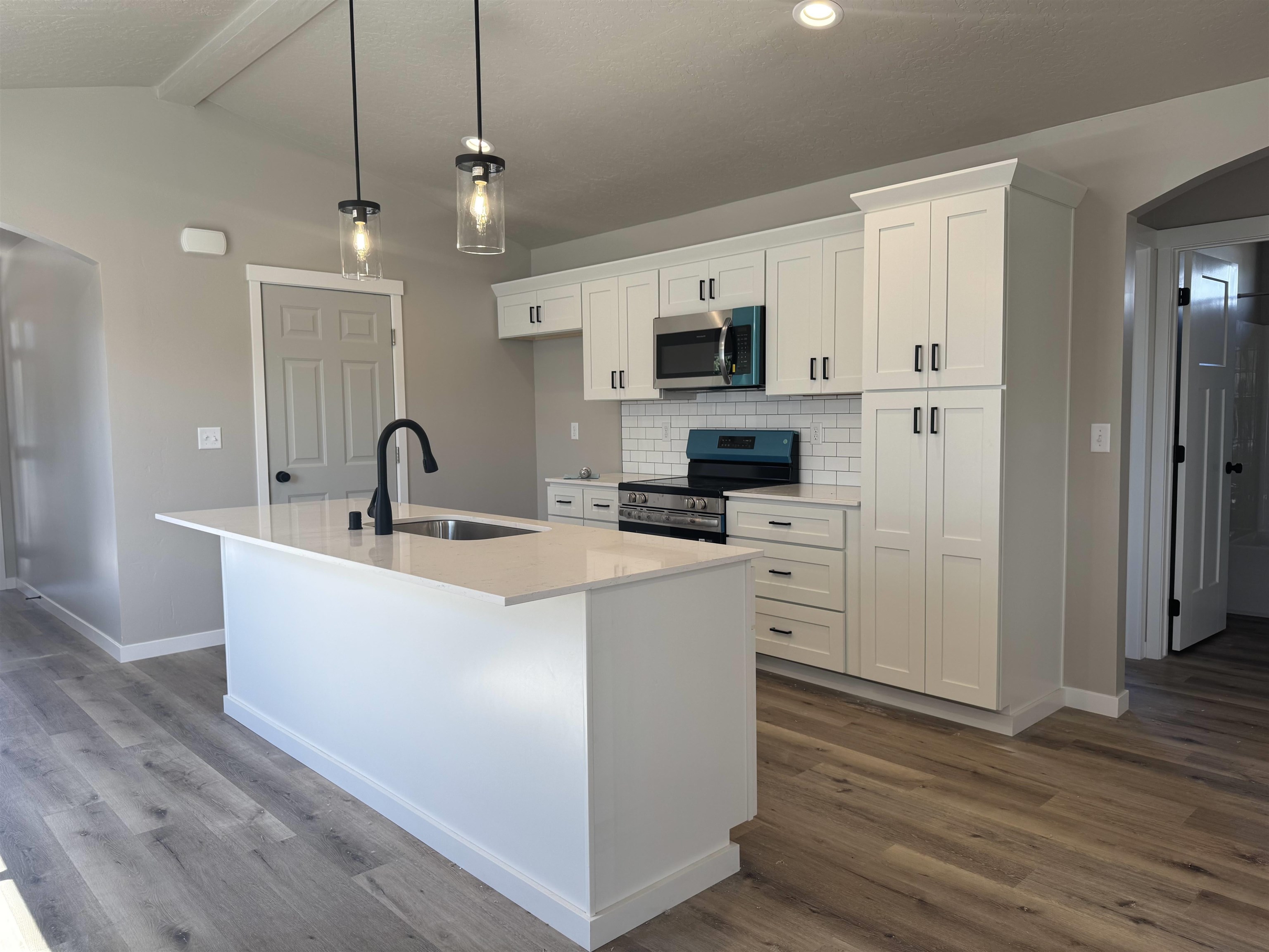 1013 South Century Road Spokane Valley, WA 99037 - Photo 3 of 26