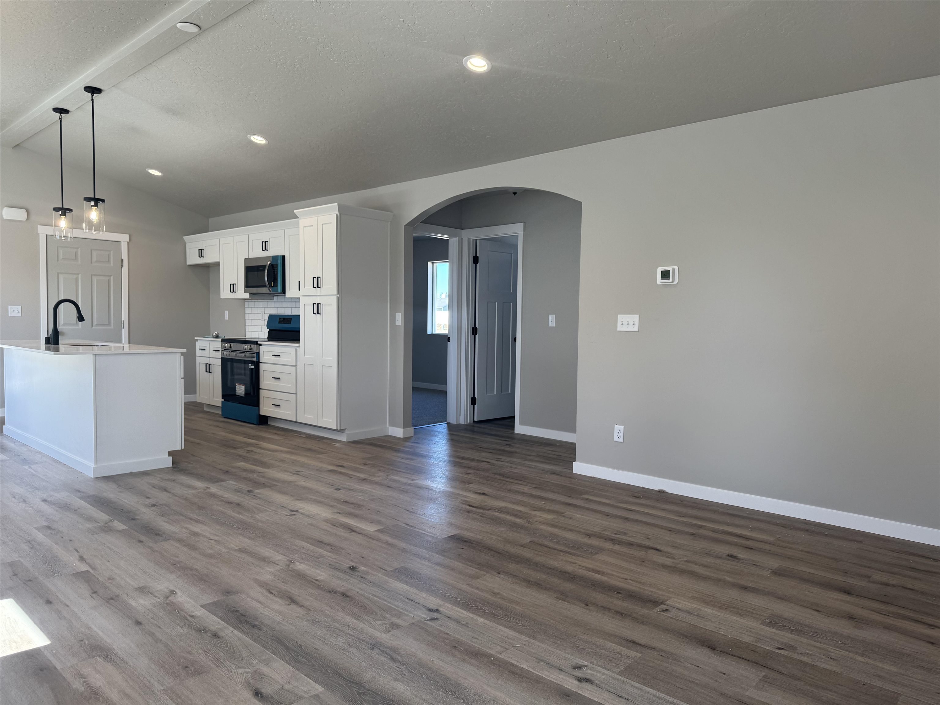 1013 South Century Road Spokane Valley, WA 99037 - Photo 4 of 26