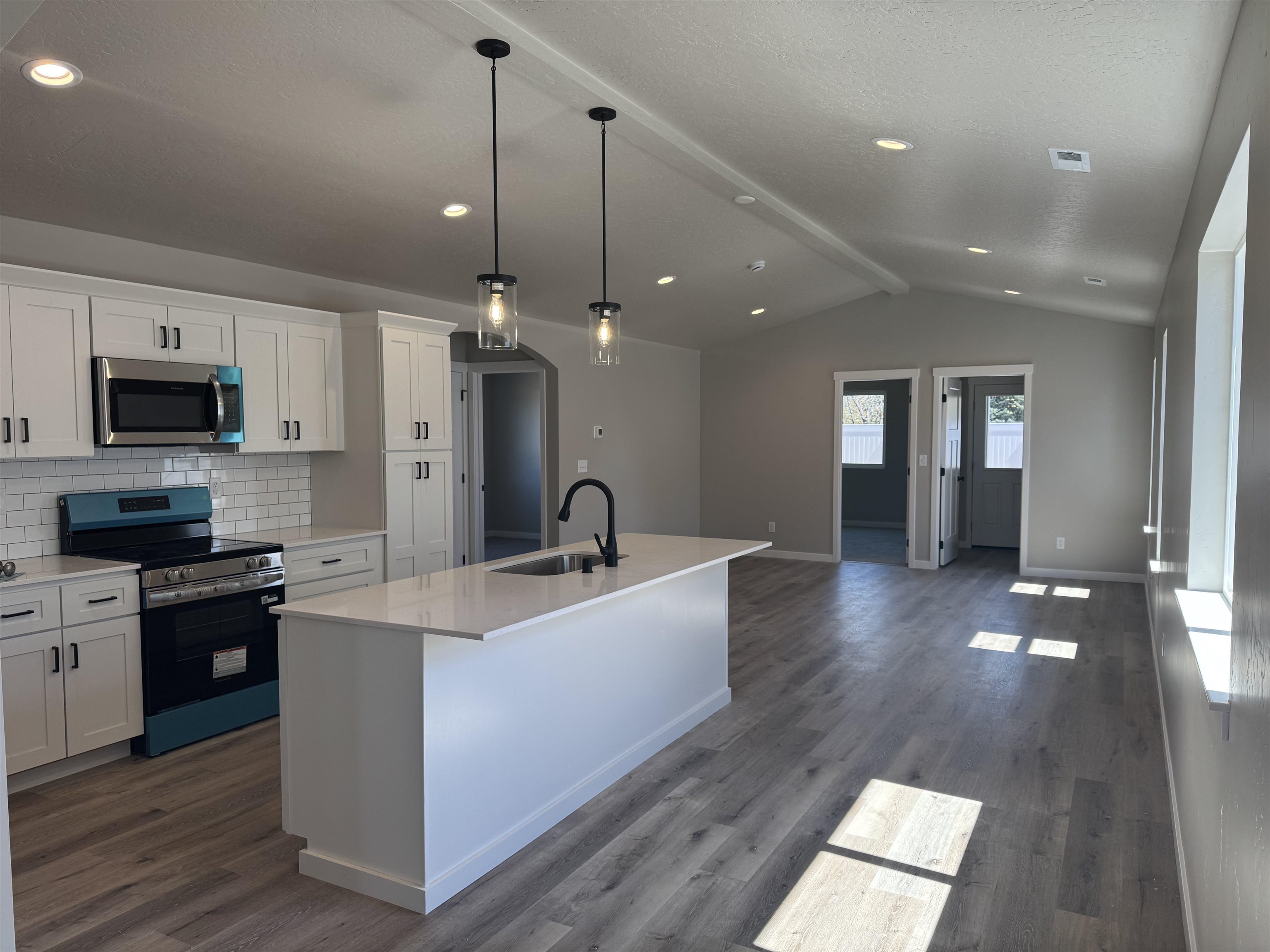 1013 South Century Road Spokane Valley, WA 99037 - Photo 7 of 26