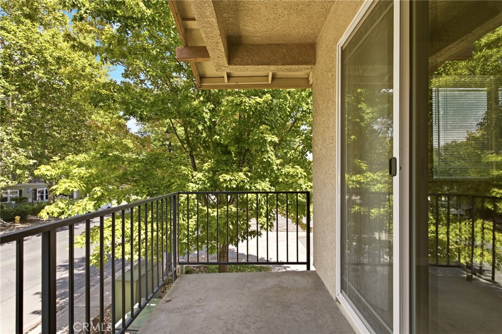 88 Key W Loop Chico, CA 95973 - Photo 16 of 25 2 Bedroom Unit balcony