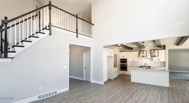 $859,900 | 3 Stone Crk Drive, East Greenbush, NY 12061