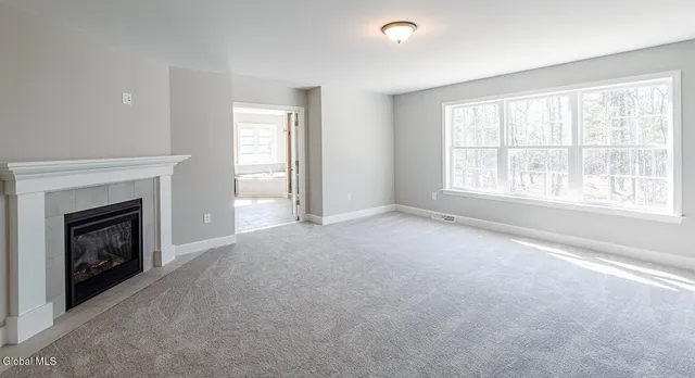 $859,900 | 3 Stone Crk Drive, East Greenbush, NY 12061