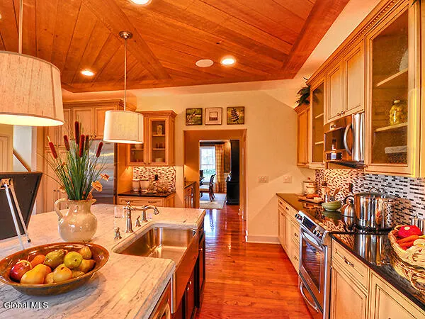 $859,900 | 3 Stone Crk Drive, East Greenbush, NY 12061