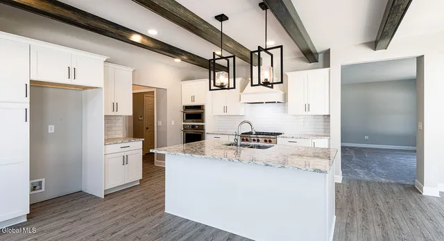 $859,900 | 3 Stone Crk Drive, East Greenbush, NY 12061