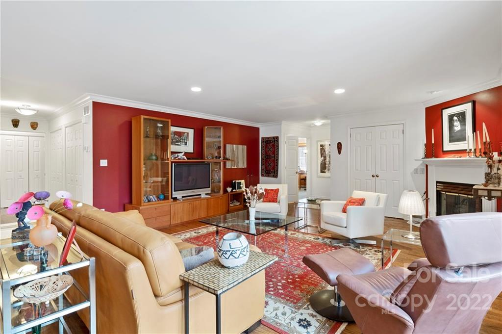 132 Beaver Ridge Road Asheville, NC 28804 - Photo 8 of 37 Gallery Image 8