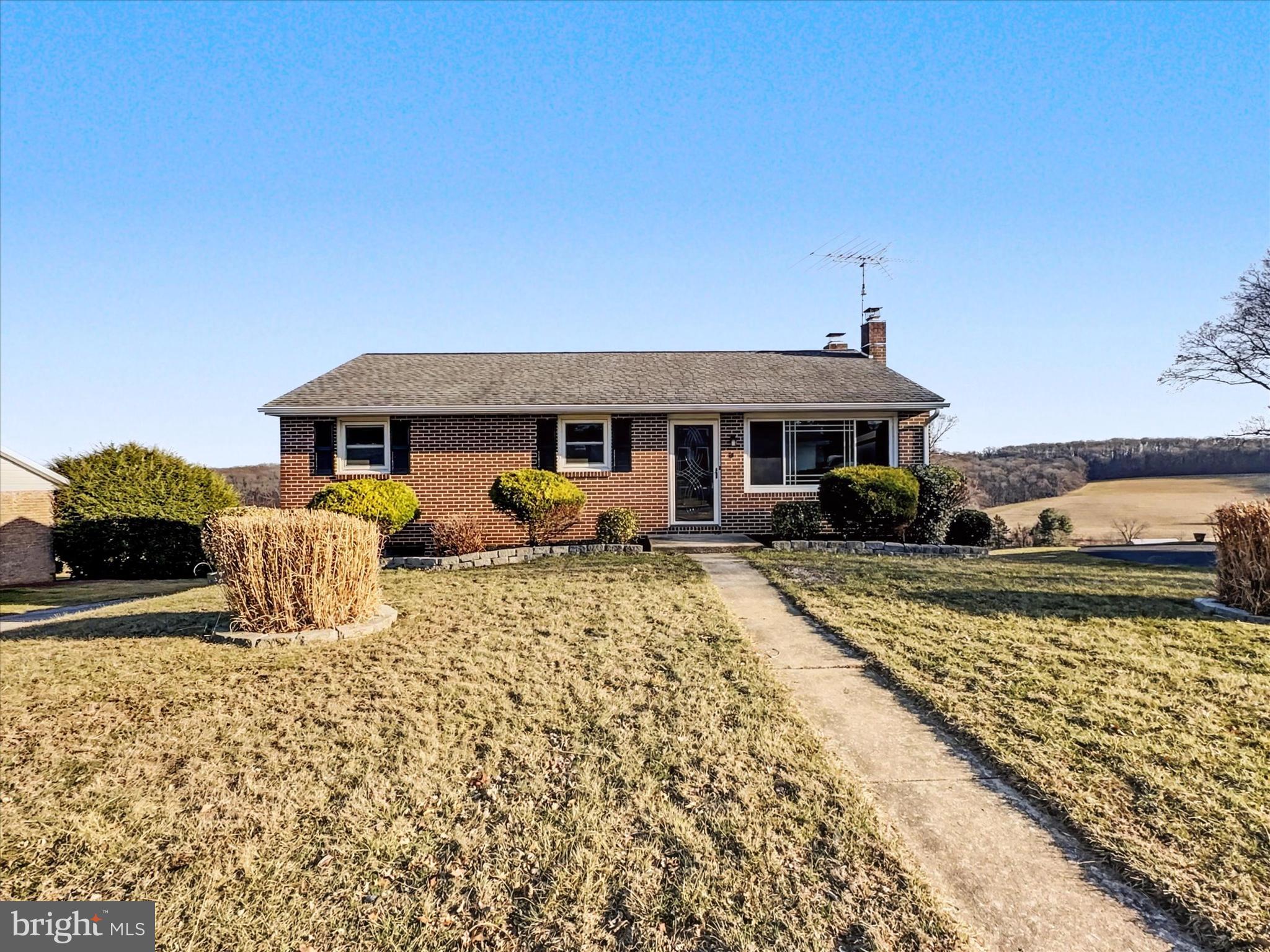 18 Logan Heights Road York, PA 17403 - Photo 1 of 24 Gallery Image 1