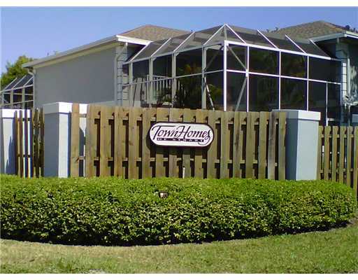 15 Southeast Beech Tree Lane, Unit 15 Stuart, FL 34994 - Photo 1 of 4 Primary Photo