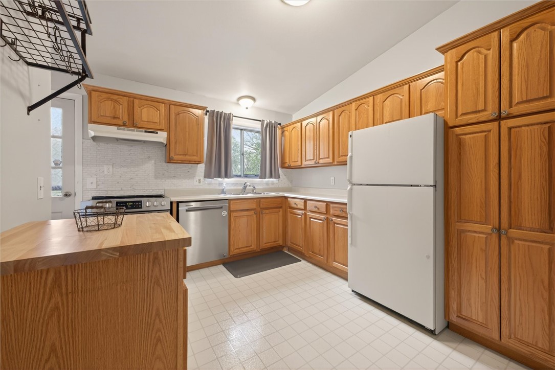 648 Pinnacle Road Henrietta, NY 14534 - Photo 17 of 45