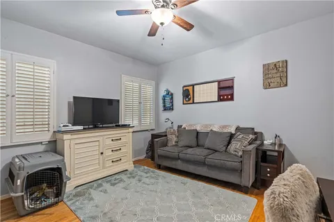 a picture of a room
