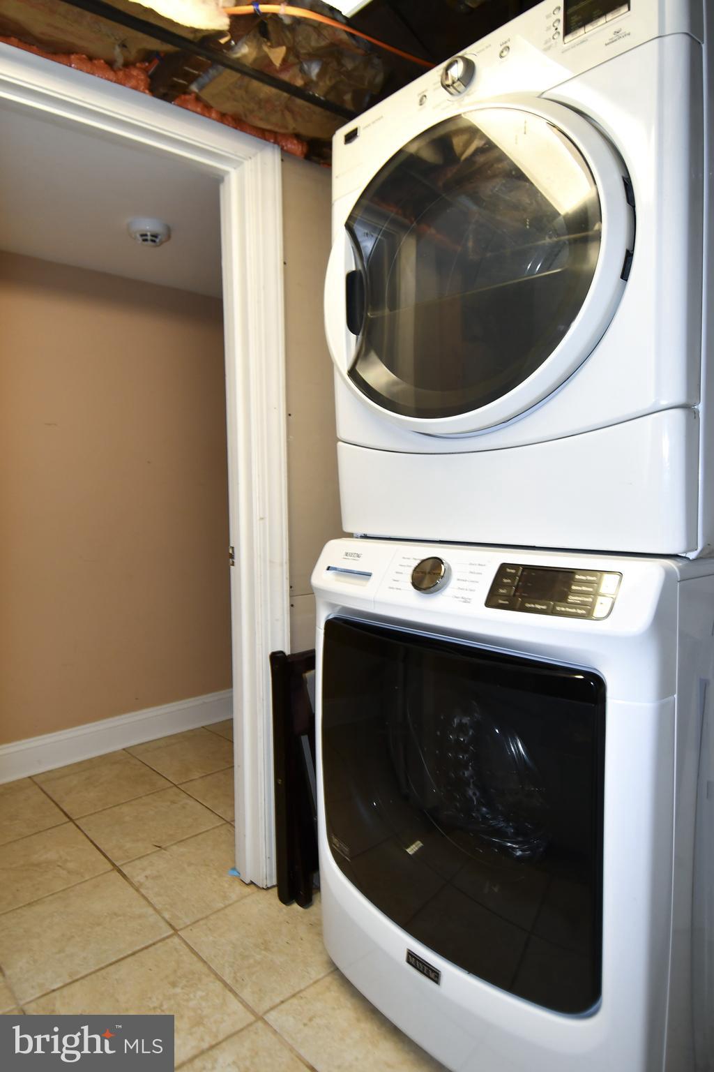 11 R Street Northwest Washington, DC 20001 - Photo 42 of 55 a bathroom with a washer and dryer