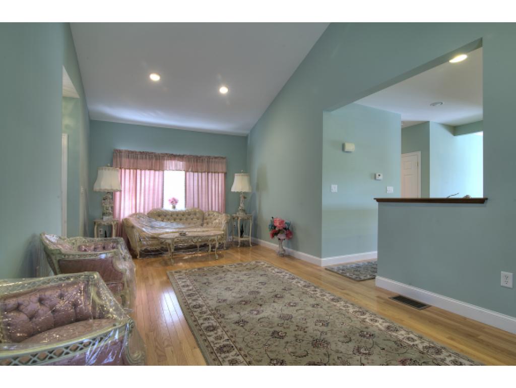 36 Mountain Village Road, Unit 36 Salem, NH 03079 - Photo 4 of 20 Gallery Image 4