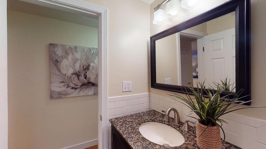 8 Hickory Street Lexington, MA 02421 - Photo 18 of 33 Gallery Image 18