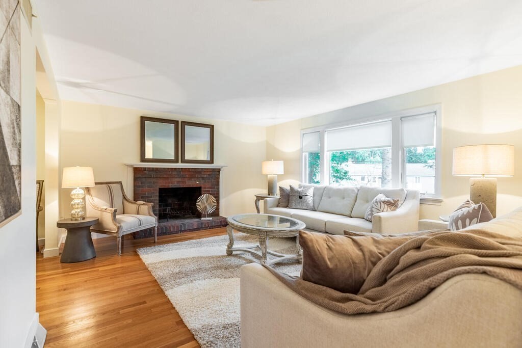 8 Hickory Street Lexington, MA 02421 - Photo 4 of 33 Gallery Image 4