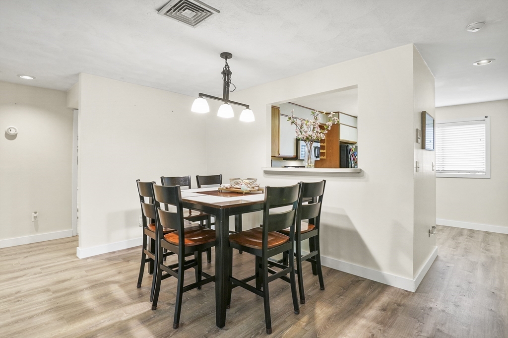330 Sunderland Road, Unit 2 Worcester, MA 01604 - Photo 3 of 28 Gallery Image 3