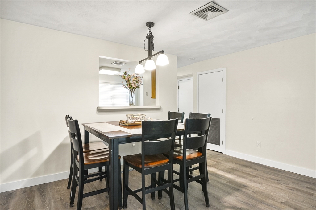330 Sunderland Road, Unit 2 Worcester, MA 01604 - Photo 4 of 28 Gallery Image 4