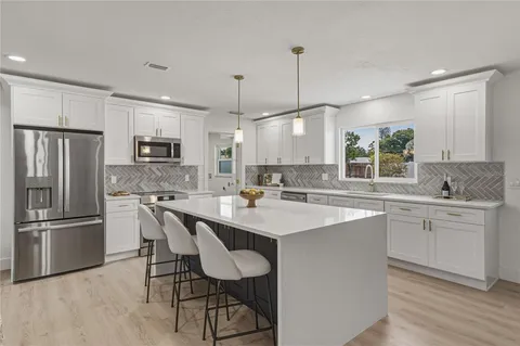 $615,000 | 3810 18th Avenue West, Bradenton, FL 34205