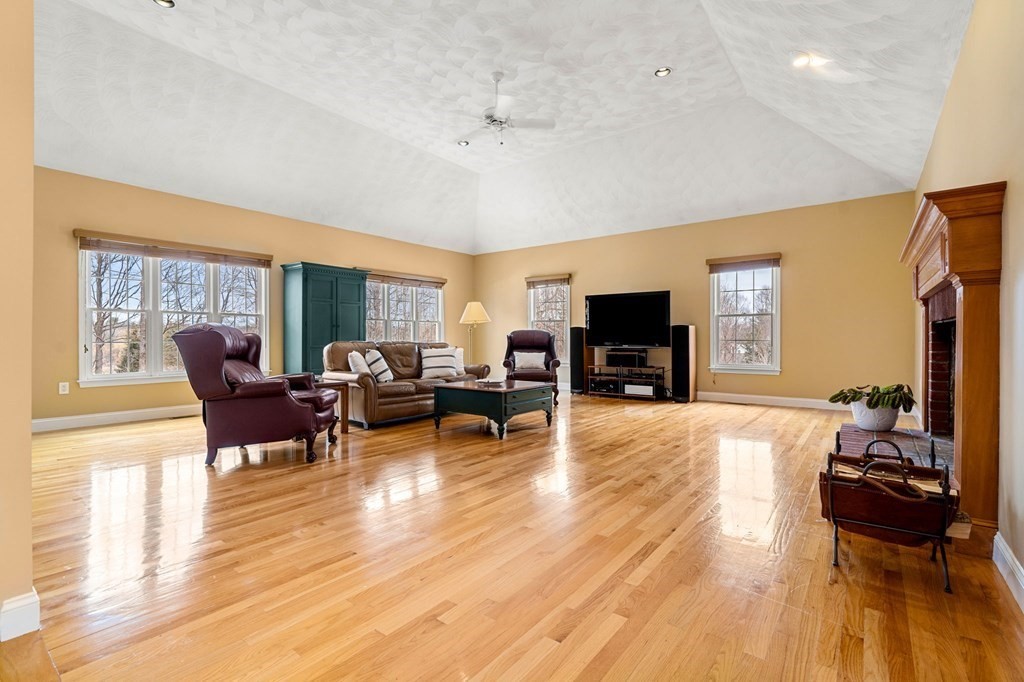 137 Broad Meadow Road Groton, MA 01450 - Photo 11 of 33 Gallery Image 11