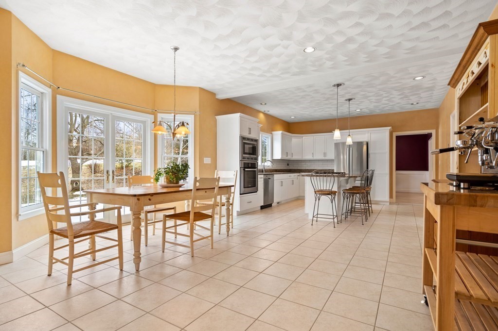 137 Broad Meadow Road Groton, MA 01450 - Photo 5 of 33 Gallery Image 5
