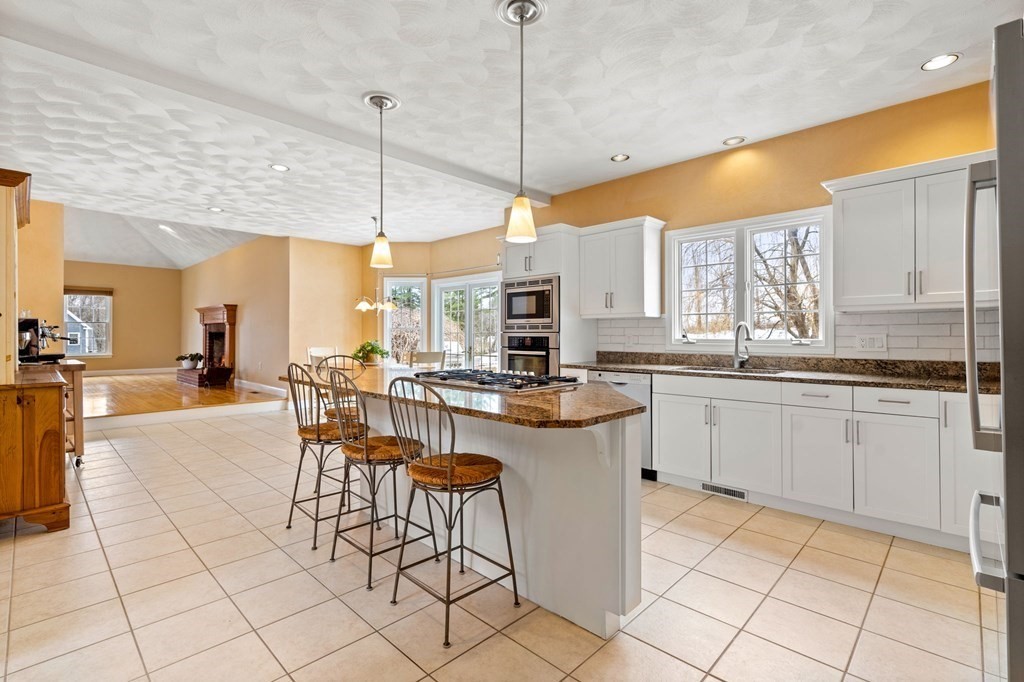 137 Broad Meadow Road Groton, MA 01450 - Photo 6 of 33 Gallery Image 6