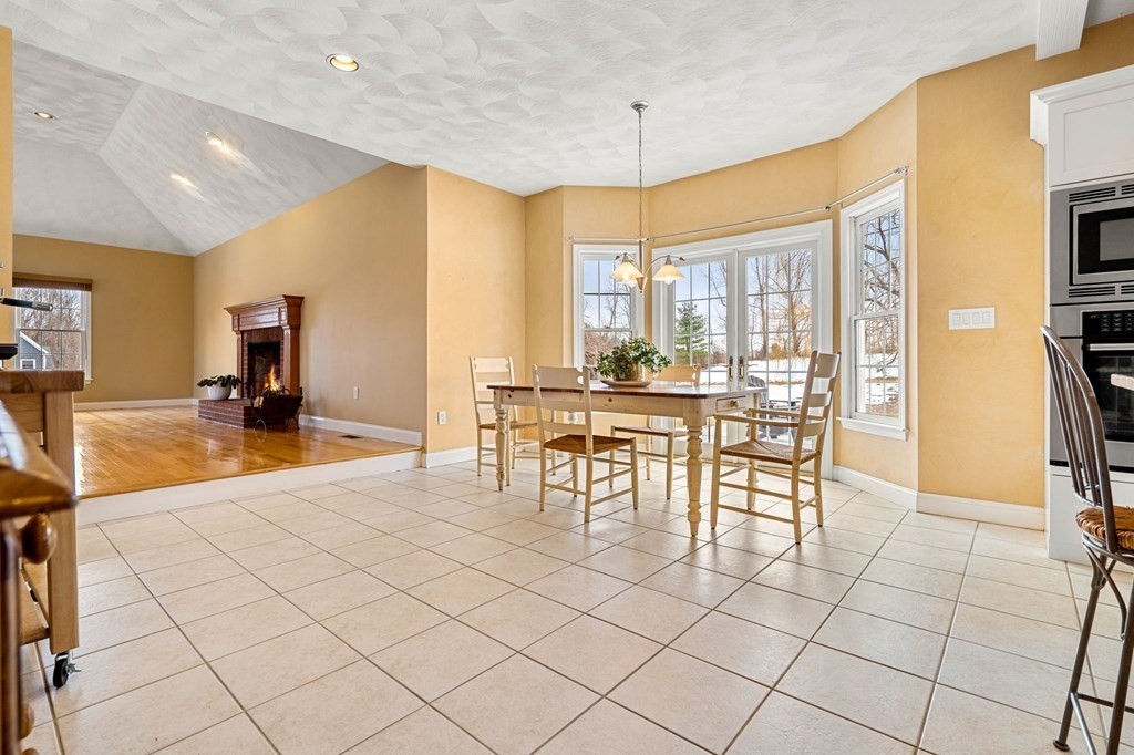 137 Broad Meadow Road Groton, MA 01450 - Photo 8 of 33 Gallery Image 8