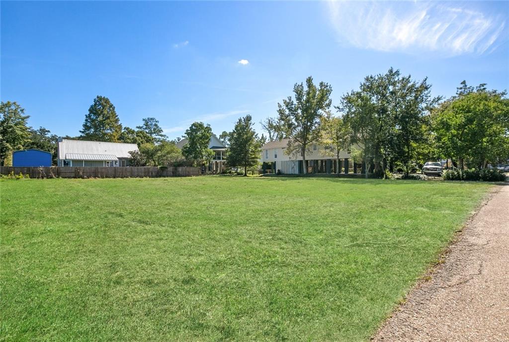 237 West Street Mandeville, LA 70448 - Photo 3 of 16