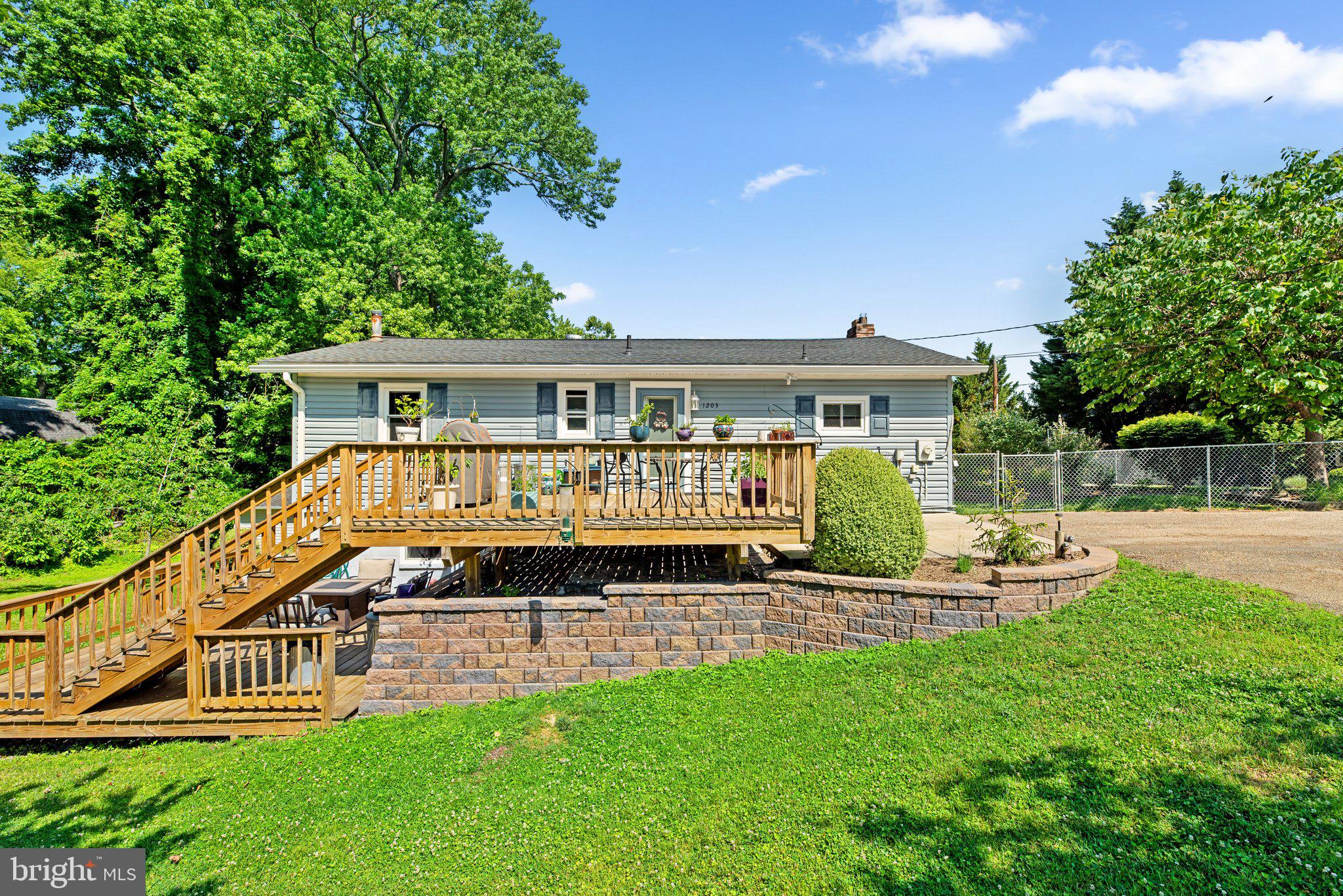 1203 Cedar Lane Edgewater, MD 21037 - Photo 2 of 39