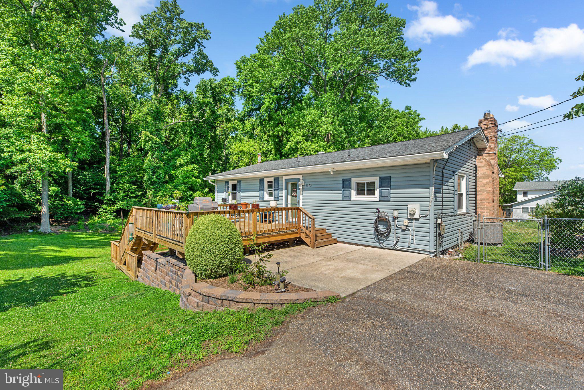 1203 Cedar Lane Edgewater, MD 21037 - Photo 3 of 39