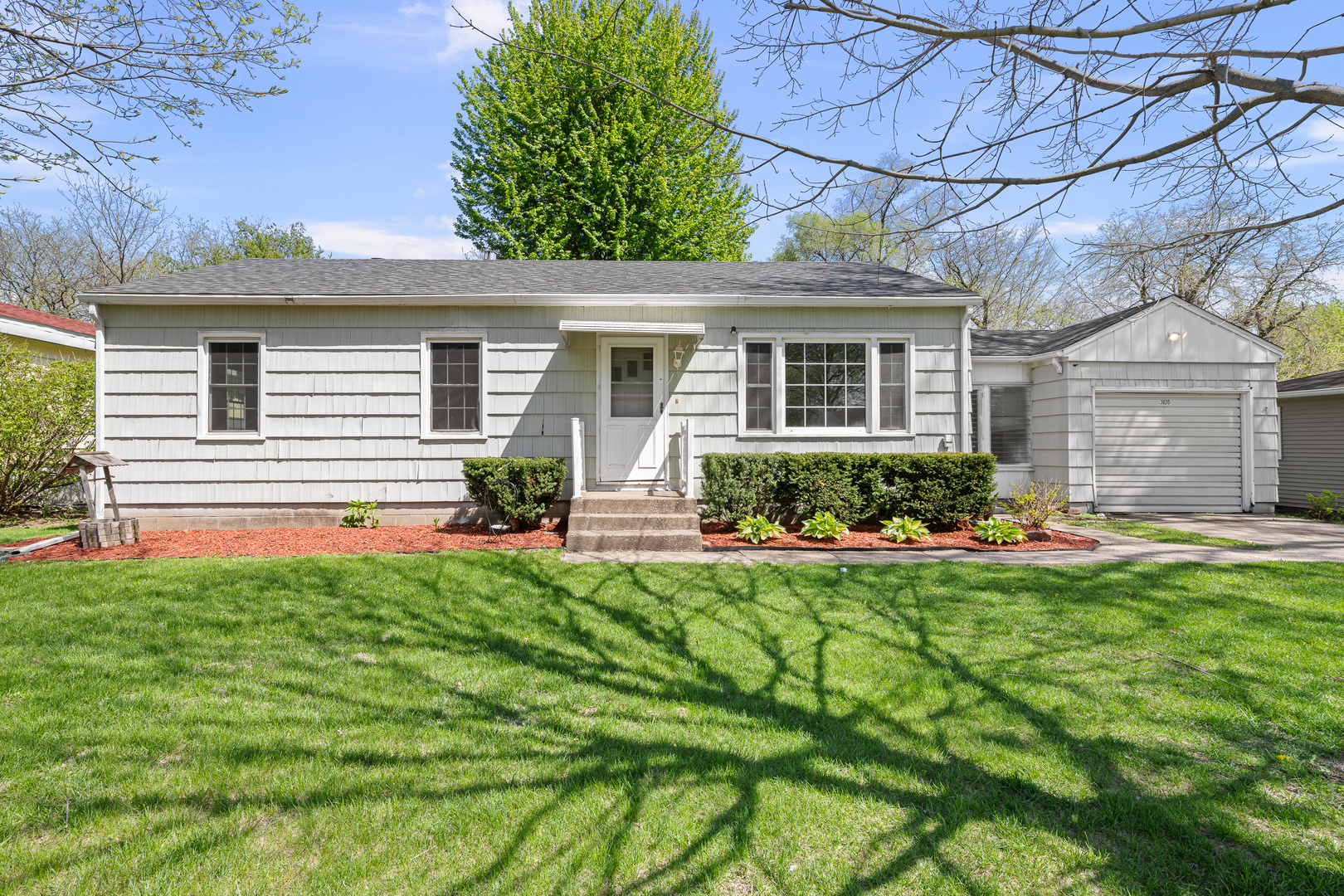 3820 15th Street Moline, IL 61265 - Photo 1 of 34