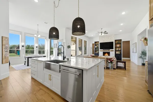 $799,999 | 332 Ledstone Court, Rockwall, TX 75032