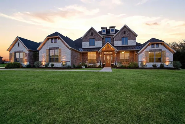 $799,999 | 332 Ledstone Court, Rockwall, TX 75032