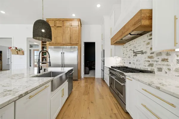 $799,999 | 332 Ledstone Court, Rockwall, TX 75032