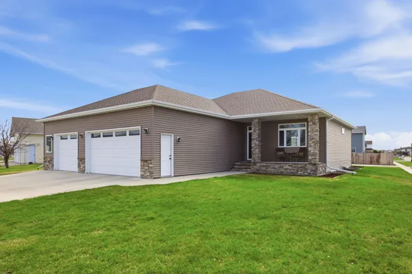 $549,000 | 825 18th Avenue West, West Fargo, ND 58078