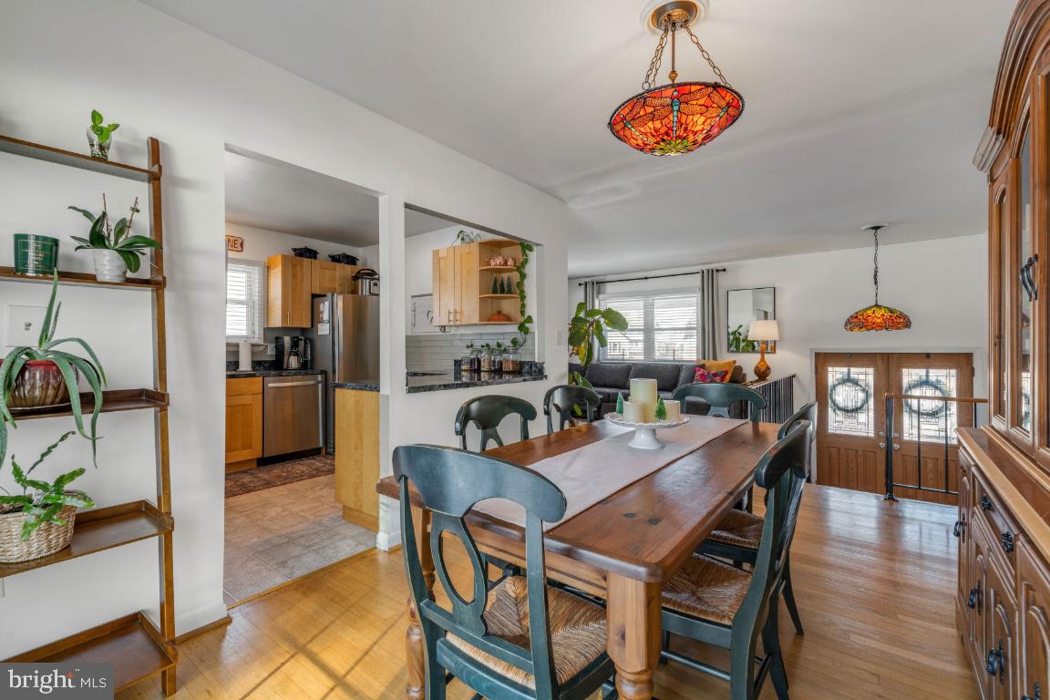 6107 Deerbrook Road Baltimore, MD 21228 - Photo 3 of 43