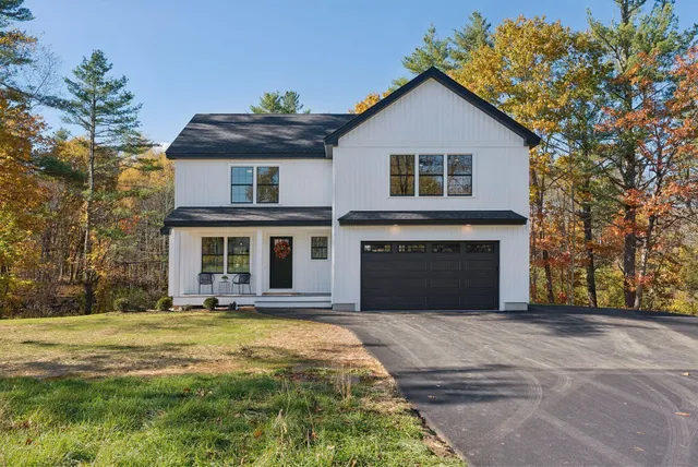 $849,900 | 4 Furbish Lane, Kennebunk, ME 04043