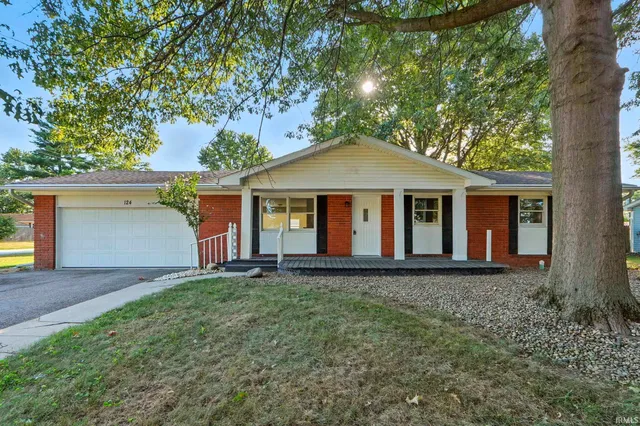 $225,000 | 124 South Maxine Drive, Ossian, IN 46777