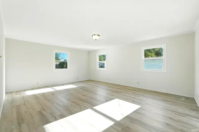 $225,000 | 124 South Maxine Drive, Ossian, IN 46777