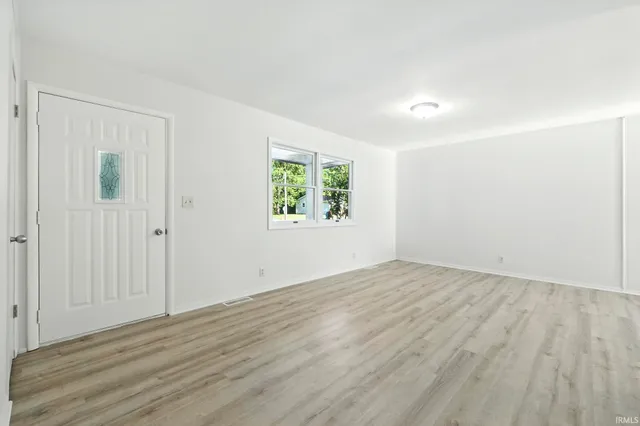 $225,000 | 124 South Maxine Drive, Ossian, IN 46777