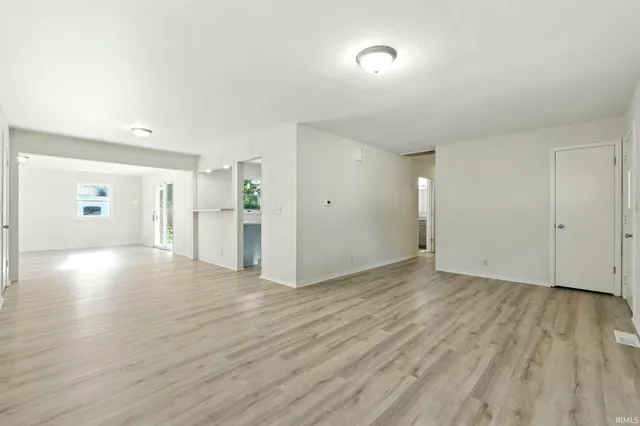 $225,000 | 124 South Maxine Drive, Ossian, IN 46777