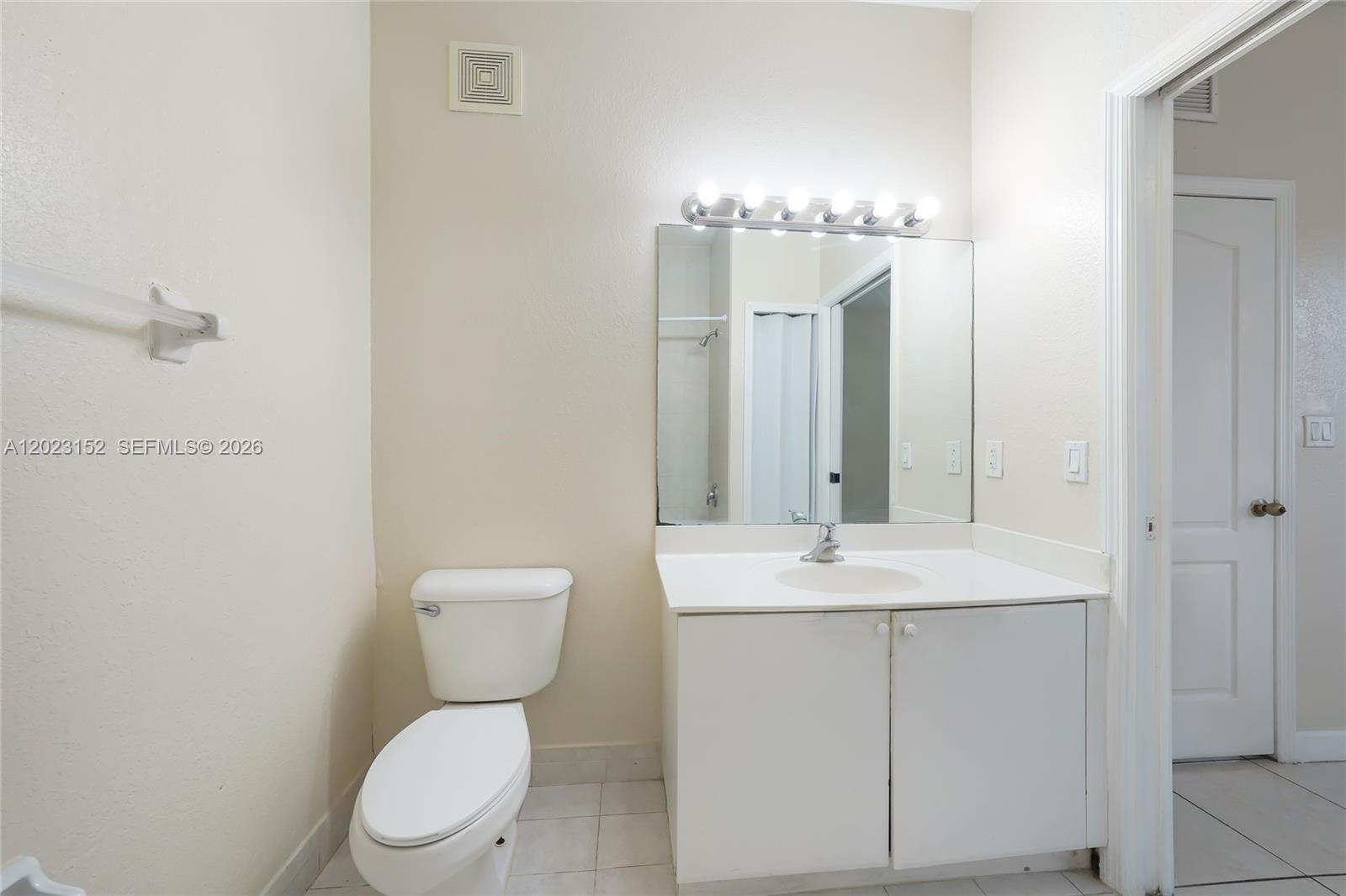 2524 Southeast 16th Road, Unit 100 Homestead, FL 33035 - Photo 7 of 31
