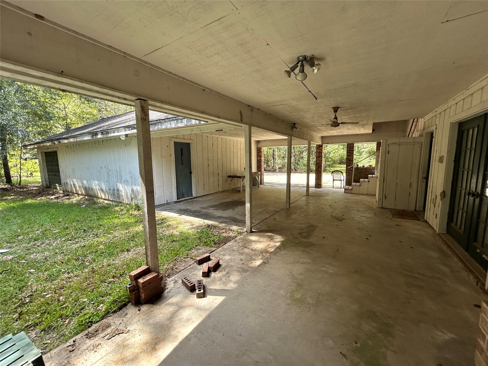 9311 Nobles Road Orange, TX 77630 - Photo 8 of 38 Gallery Image 8