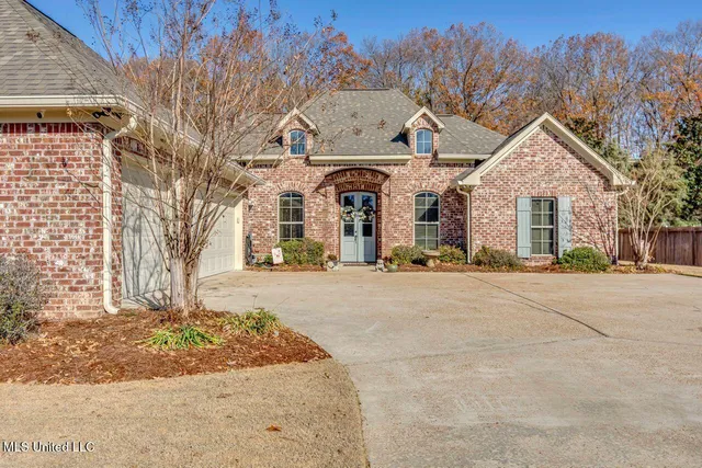 $369,900 | 136 Sycamore Ridge, Madison, MS 39110