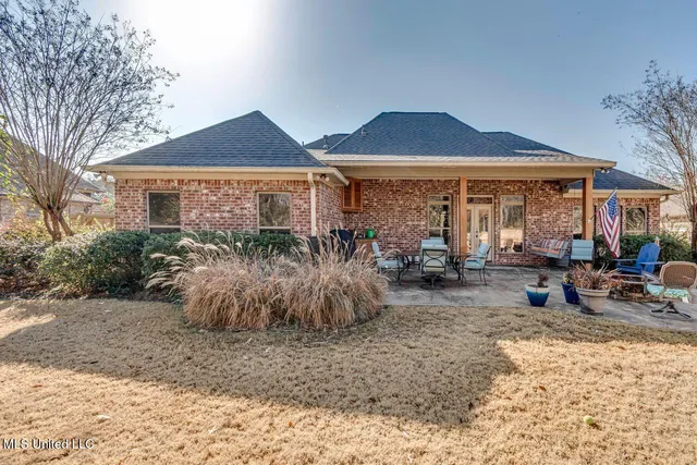 $369,900 | 136 Sycamore Ridge, Madison, MS 39110