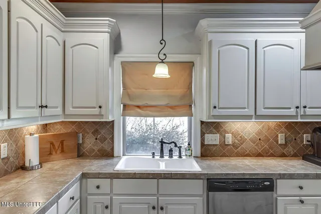 $369,900 | 136 Sycamore Ridge, Madison, MS 39110