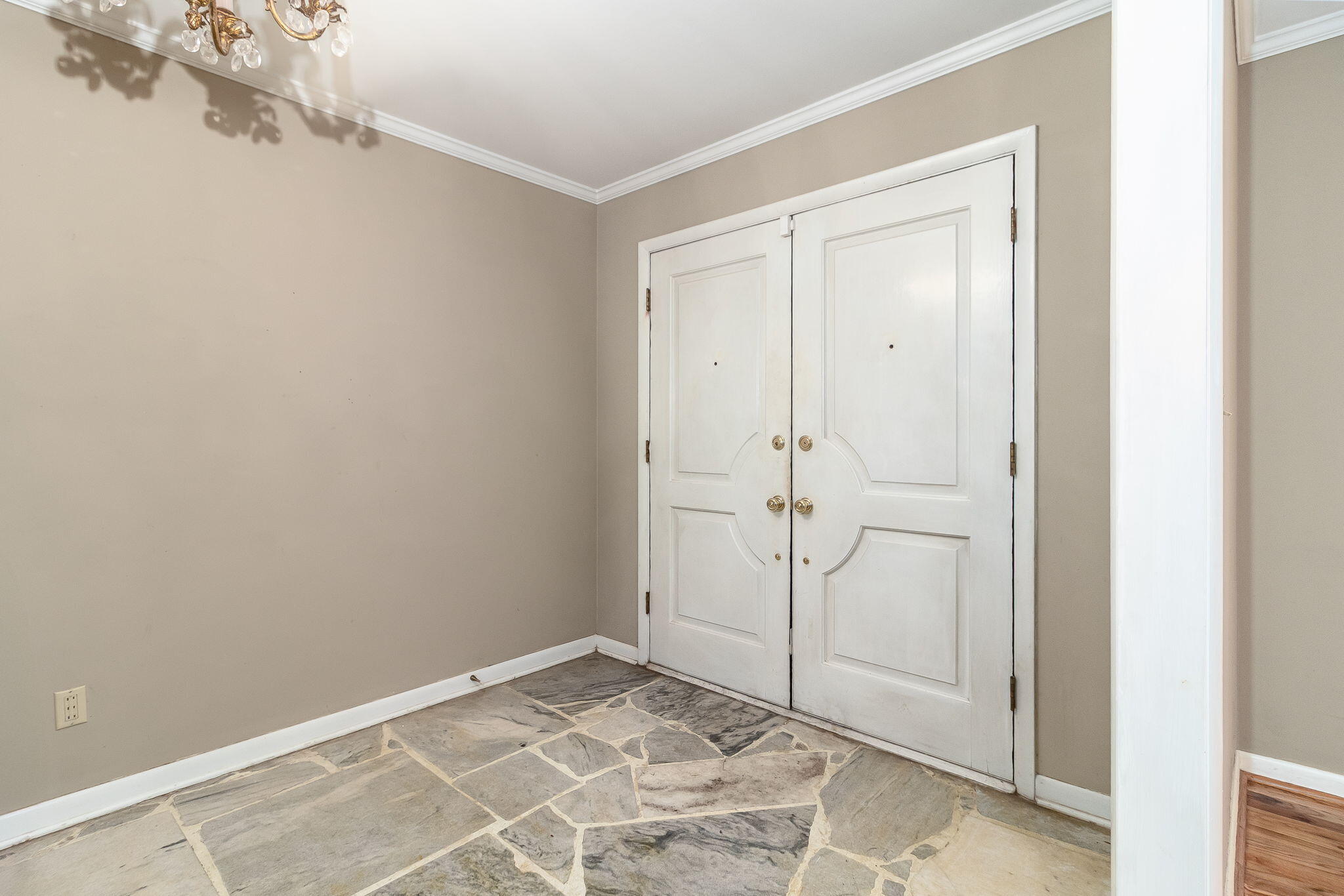 3134 Walton Way Augusta, GA 30909 - Photo 7 of 57 Flagstone Foyer