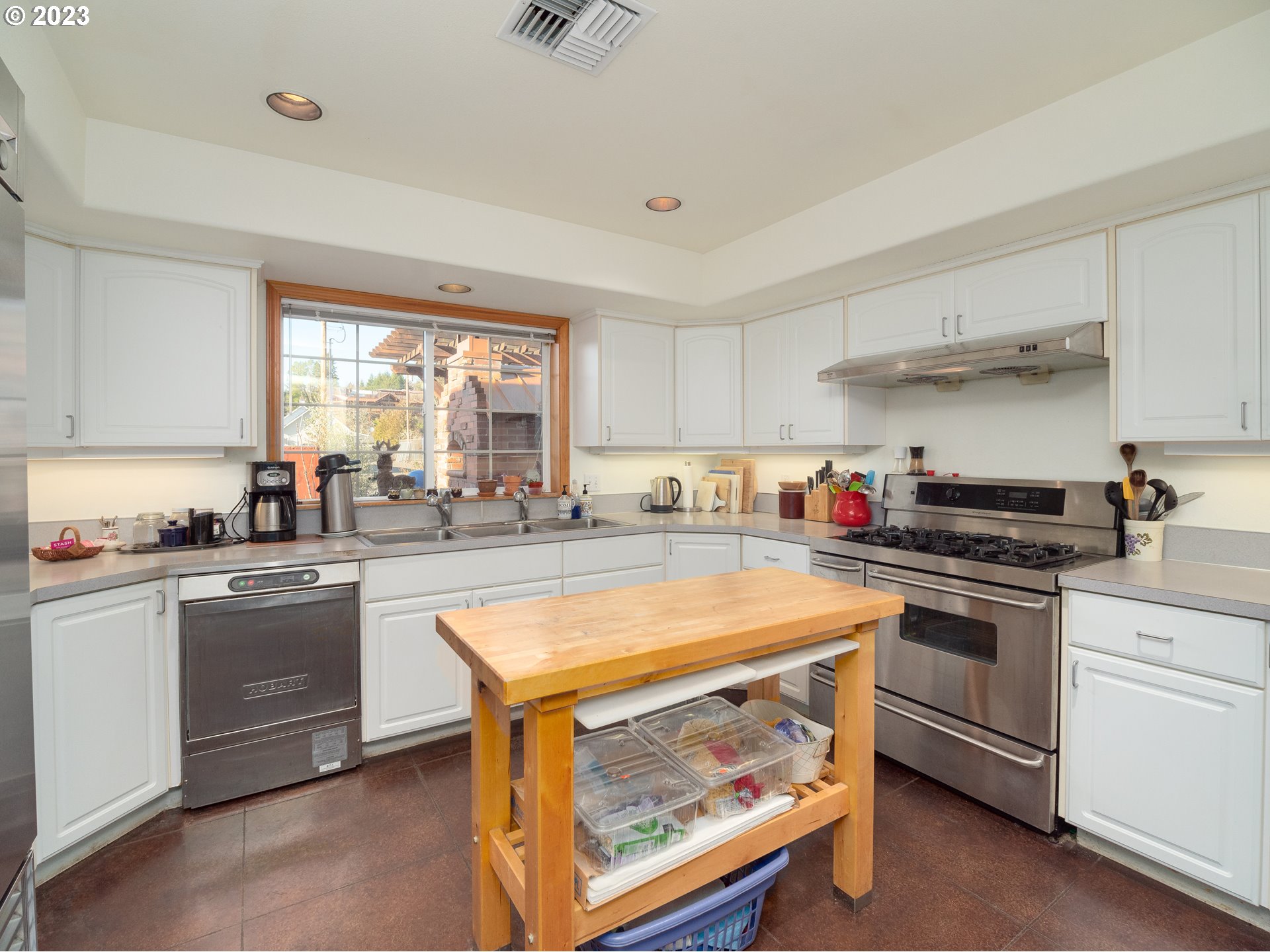 345 1st Street Elkton, OR 97436 - Photo 23 of 34 Kitchen