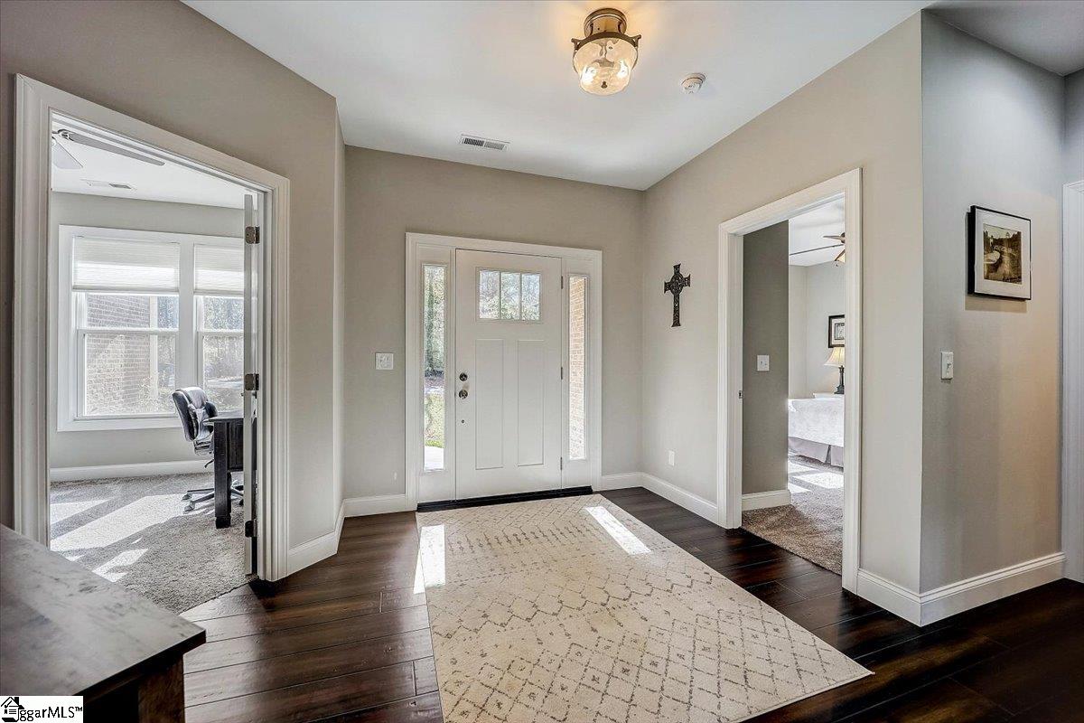 4 West Chaucer Road Greenville, SC 29617 - Photo 3 of 31 Gallery Image 3