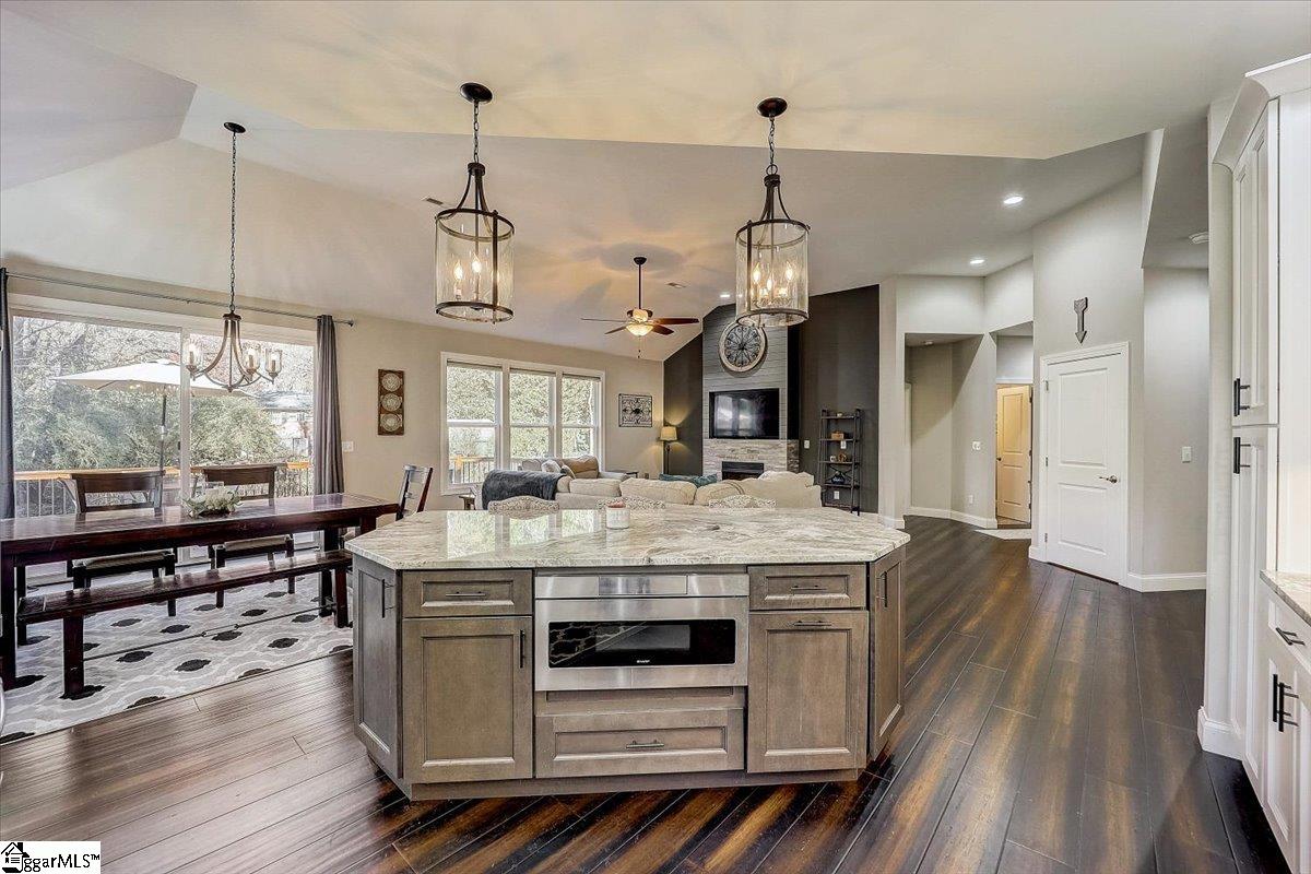 4 West Chaucer Road Greenville, SC 29617 - Photo 8 of 31 Gallery Image 8