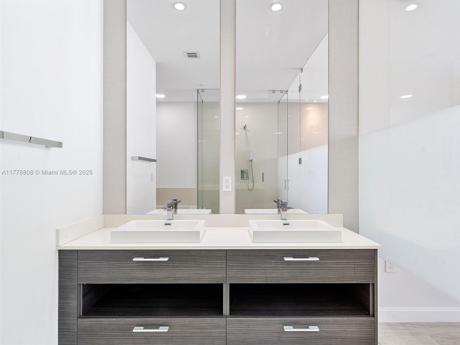 55 Southwest 9th Street, Unit 4309 Miami, FL 33130 - Photo 11 of 40